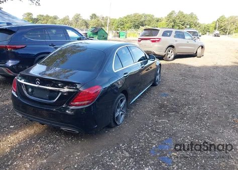 2017 Mercedes-Benz C 300 4Matic/Luxury 4Matic/Sport 4Matic z USA, uszkodzony, nr VIN WDDWF4KB0HR260832